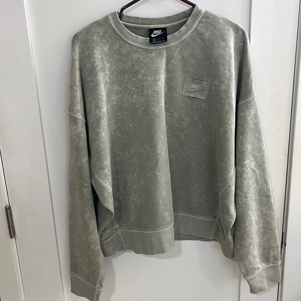 Nike Crewneck!